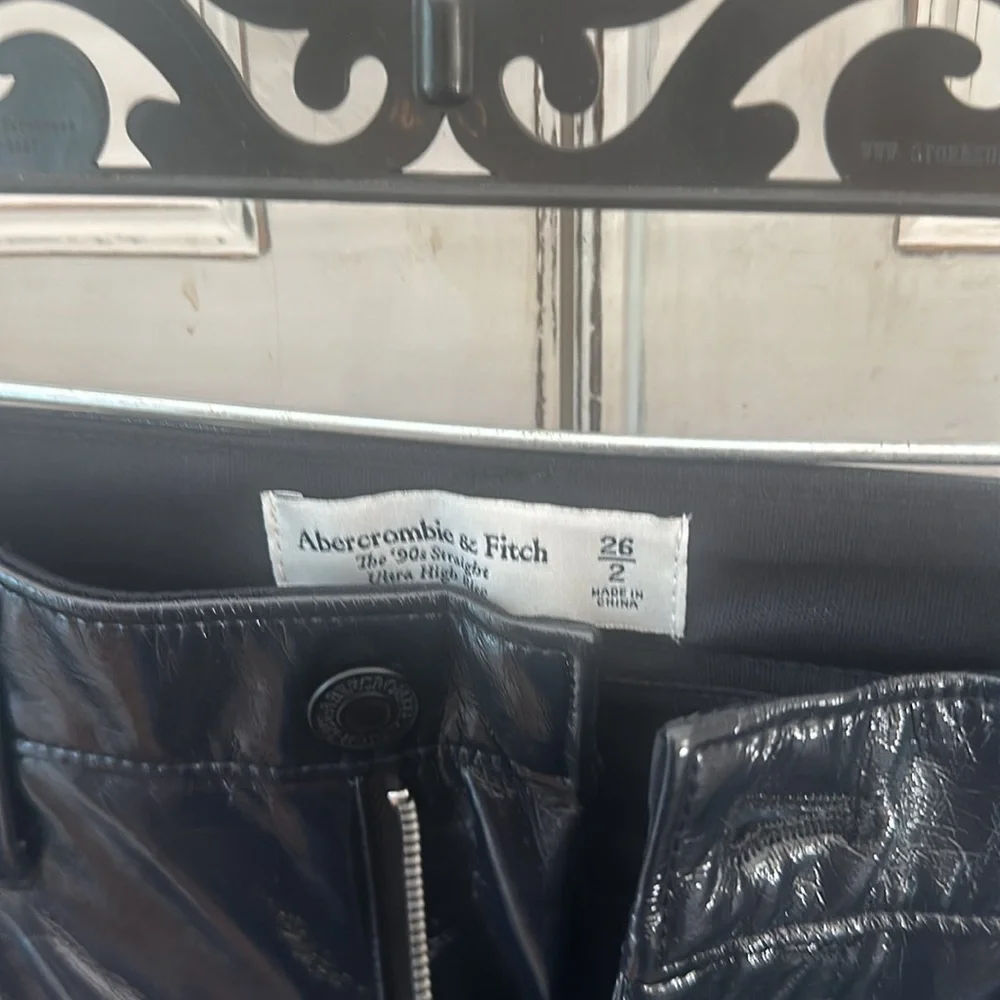 Abercrombie 90's straight vegan leather pants - Picture 7 of 7